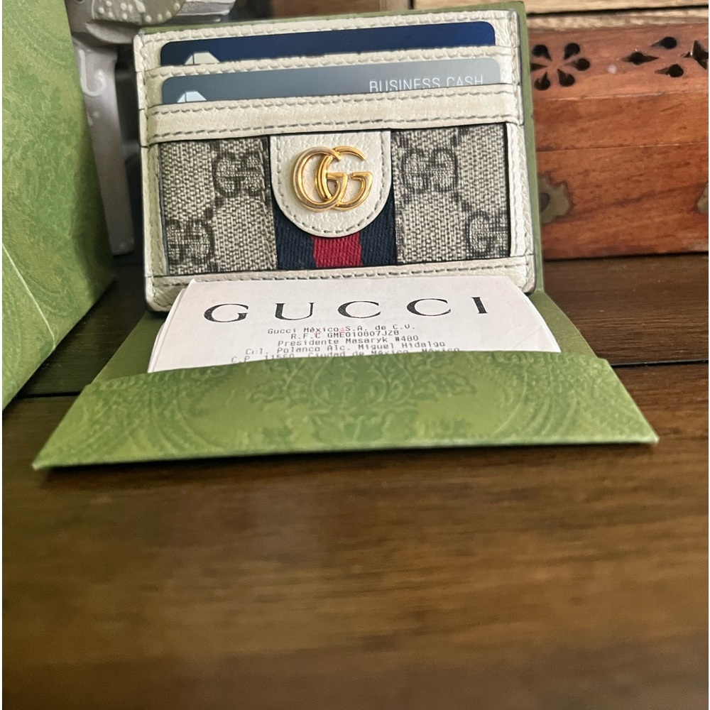 AUTHENTIC GUCCI CARD HOLDER